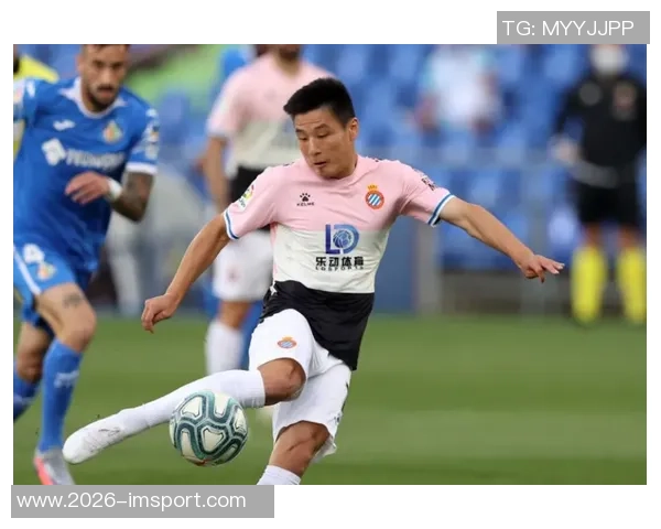 刘越批评裁判判罚点球过于牵强认为其业务水平不足影响比赛公正性